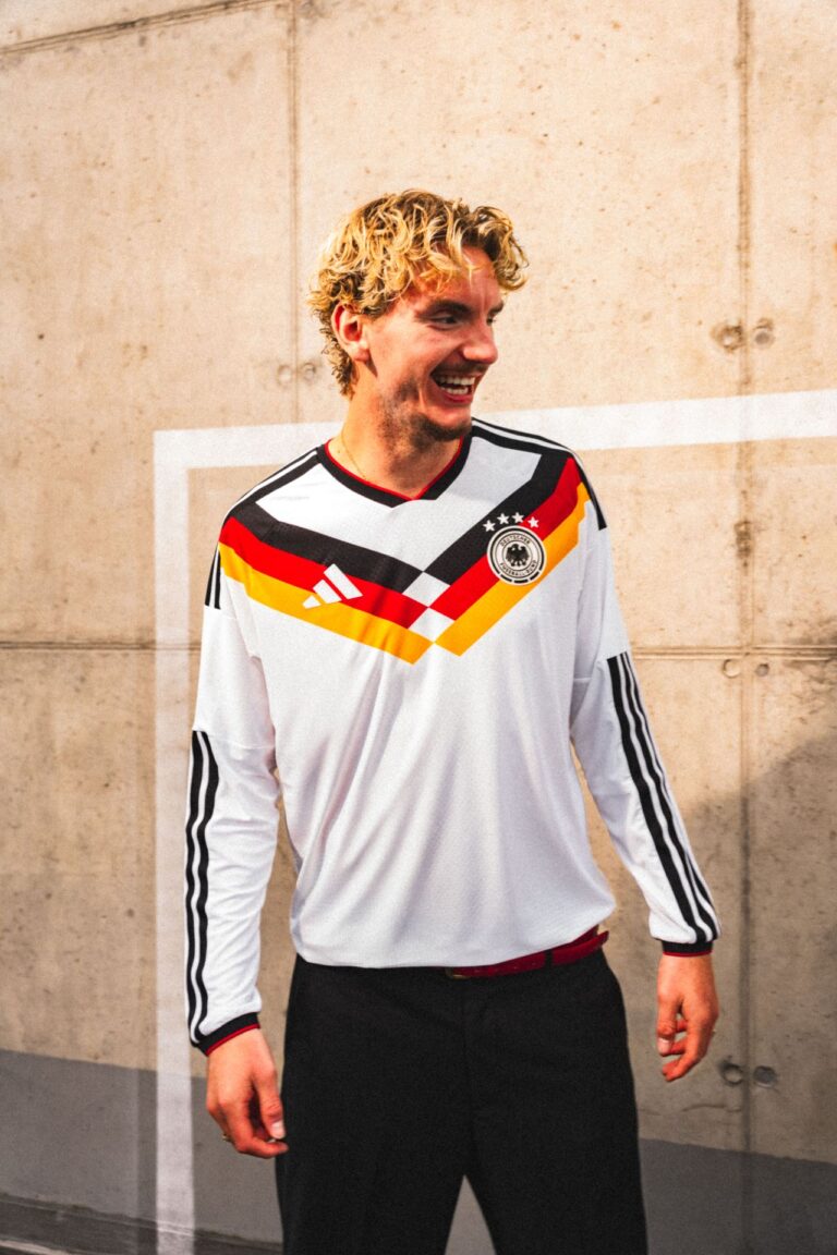 Nick Woltemade (Foto: Adidas)
