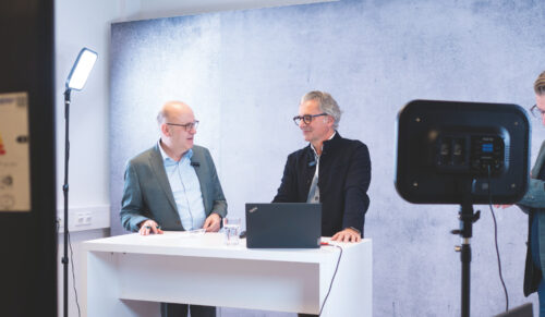 Moderator Prof. Andreas Kaapke und SABU-Geschäftsführer Stephan Krug beim digitalen Forum. (Foto: SABU)