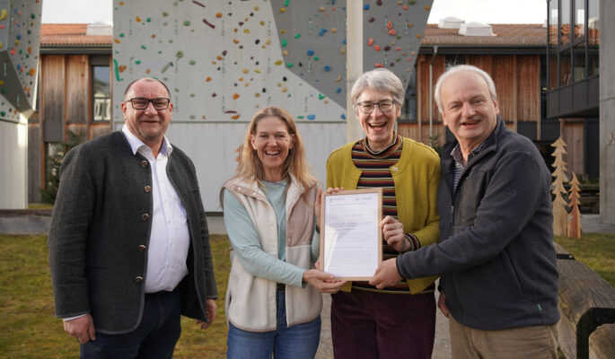 Klaus Hoher, Landtagsabgeordneter für den Bodenseekreis, Antje von Dewitz, Vaude- Geschäftsführerin, Jan Lorch, Mitglied der Vaude-Geschäftsführung für Vertrieb & Nachhaltigkeit, und Staatssekretärin Elke Zimmer freuen sich über den Beitritt von Vaude zum „Bündnis Verkehrswende in der Arbeitswelt