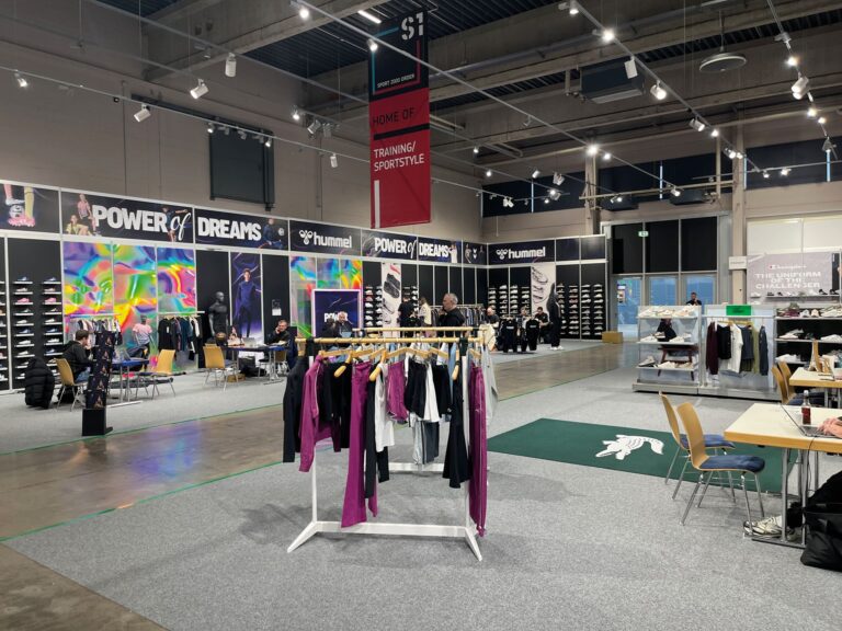 Lacoste und Hummel in Halle 3 (Foto: Redaktion)