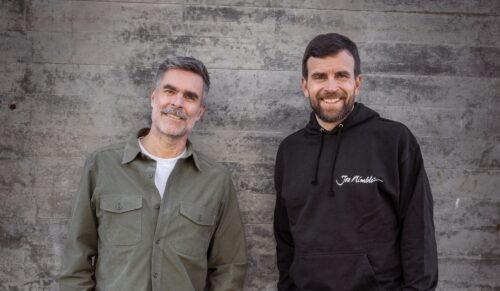 Joe Nimble-Gründer Sebastian Bär (links) und Extremsportler Jonas Deichmann (Foto: Joe Nimble)