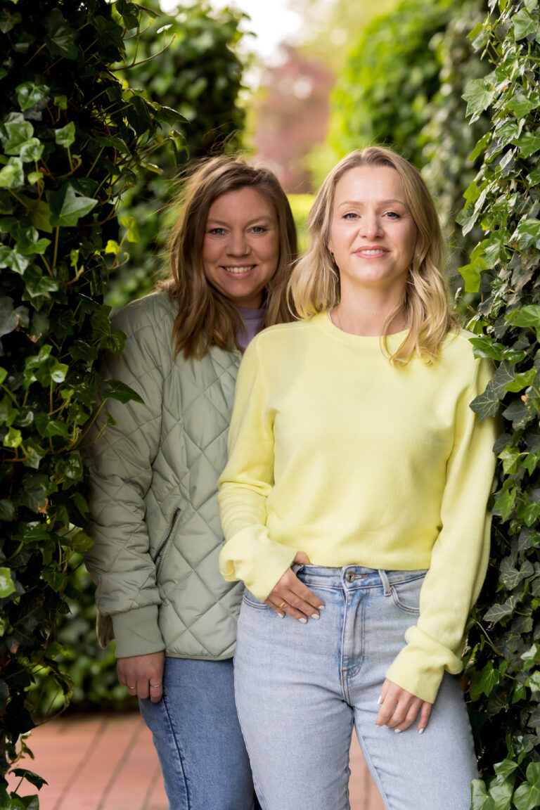 Die Gründerinnen Ann-Kristin Müller (links) und Kristin Mertins. Seit
Oktober 2025 führt Mertins das Geschäft allein. (Foto: Läuft)