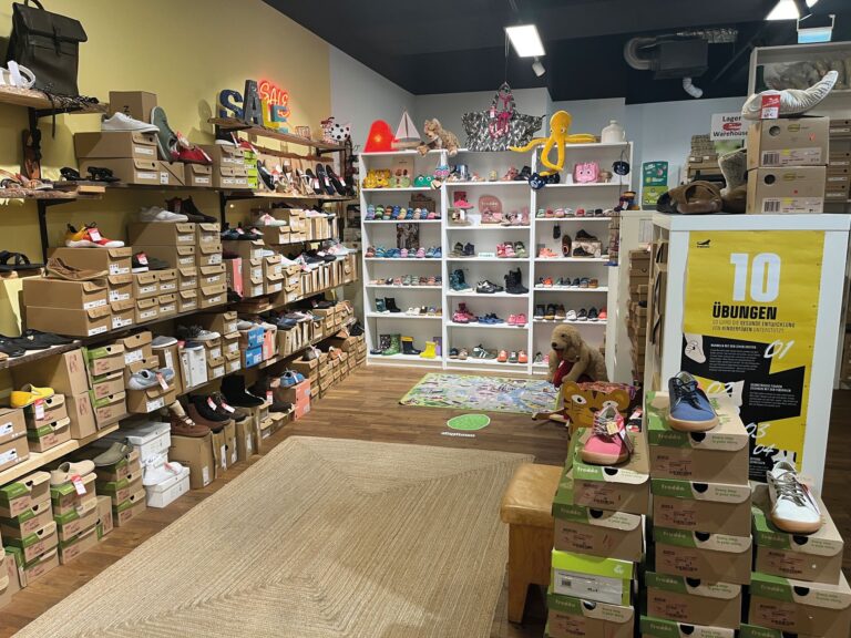 Seit einigen Monaten gibt es im Barefoot Shop Cologne auch eine eigenständige Kinderschuhabteilung, die noch weiter wachsen soll. (Foto: Redaktion)