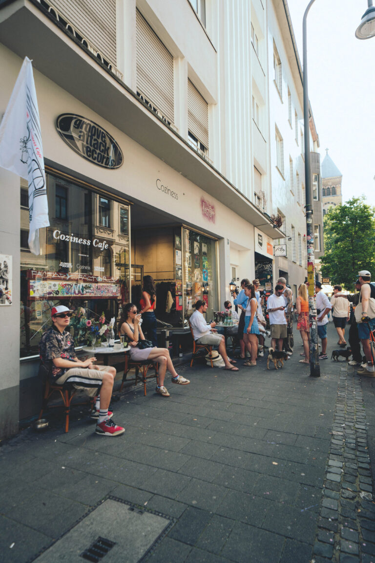 Vergangenen Sommer wurde der Laden kurzerhand in das
gemütliche Coziness Café umgestaltet. (Foto: Coziness)