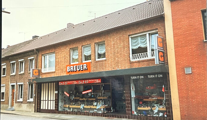 Das Geschäft ist seit Jahrzehnten eine feste Institution im Ort Birgelen. (Foto: Schuhhaus Breuer)