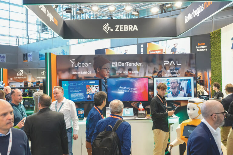 Lösungen: Zebra Technologies spezialisiert sich mit einer Bandbreite an Tools auf die Vernetzung und Entlastungen der Mitarbeitenden im Retail. (Foto: Messe Düsseldorf/Tillmann)