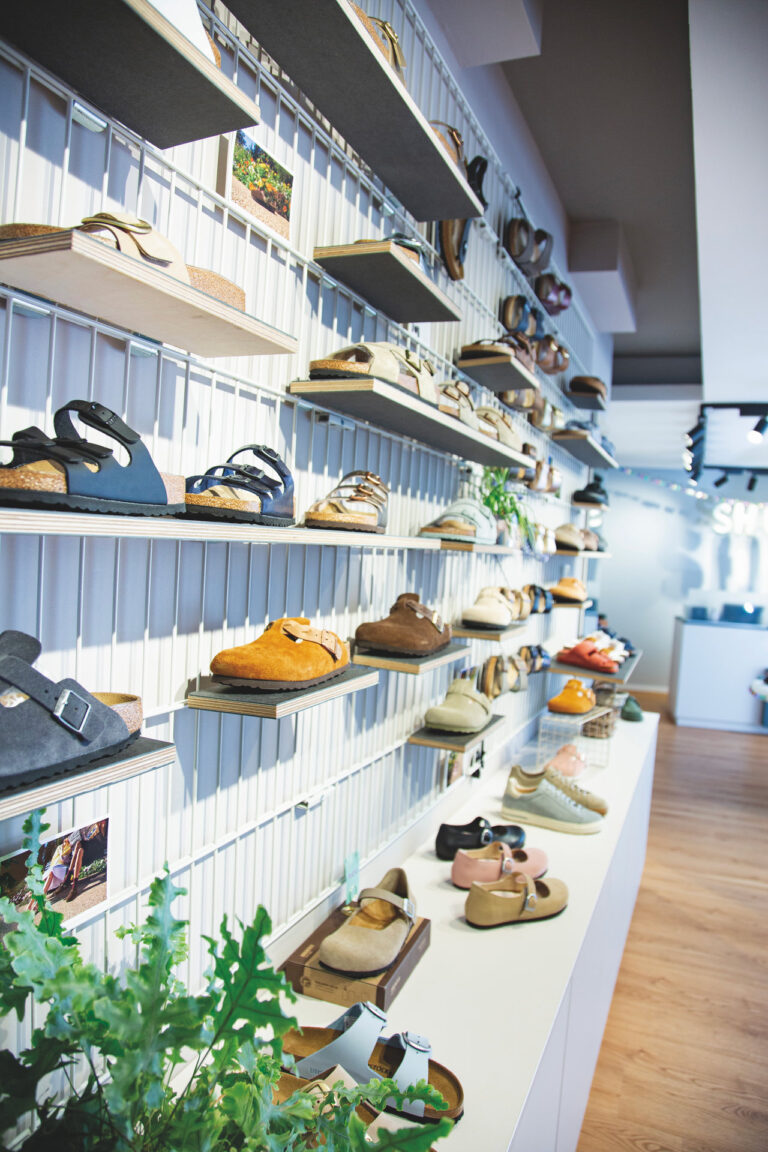 Birkenstock ist eine der Marken, auf denen das Konzept fußt. (Foto: Berg)