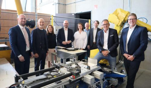 (v.l.n.r.) Torben Schütz, Michael Tackenberg, Dr. Ines Anderie, Florian Bilic, Helena Honermann, Peter Schultheis, Prof. Dr. Günter Schell, Carl-August Seibel, Andreas Tepest (Foto: HDS/L)