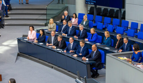 Blick auf die Bank der Bundesregierung im Bundestag (Foto: Thomas Imo/Photothek/Bundestag)