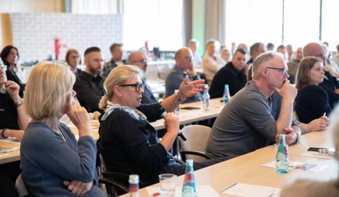 Das Publikum beteiligte sich rege an Diskussionen. (Foto: Berkemann)