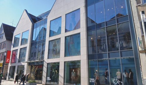 Zinser bietet an seinem Standort in Reutlingen Schuhe, Mode, Taschen und Services wie Private Shopping. (Foto: Zinser)