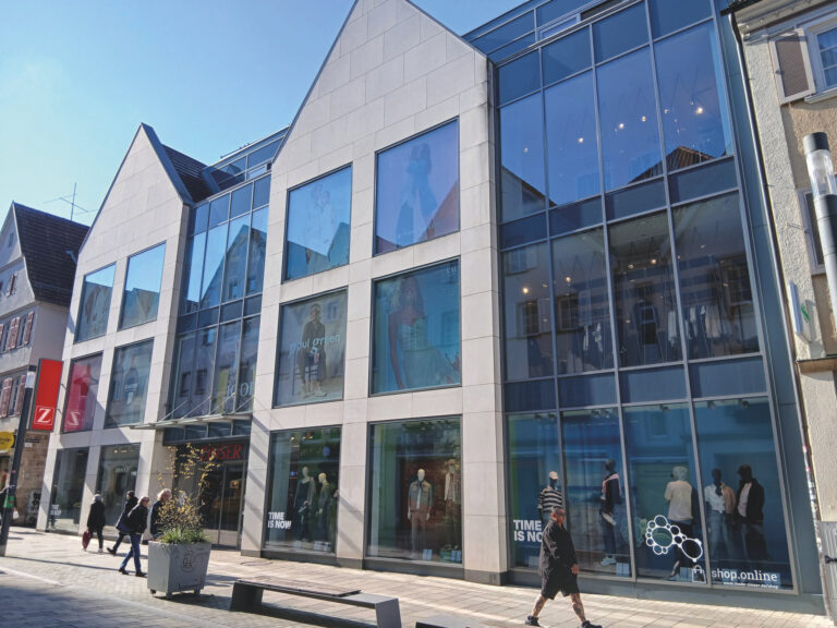 Zinser bietet an seinem Standort in Reutlingen Schuhe, Mode, Taschen und Services wie Private Shopping. (Foto: Zinser)