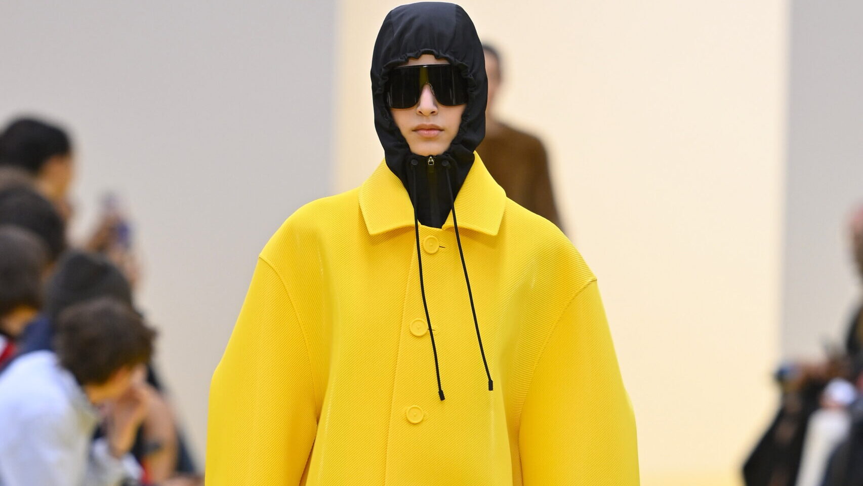 Loewe H/W 2026/27, Paris Fashion Week (Foto: Stefan Knauer/Catwalkpix)