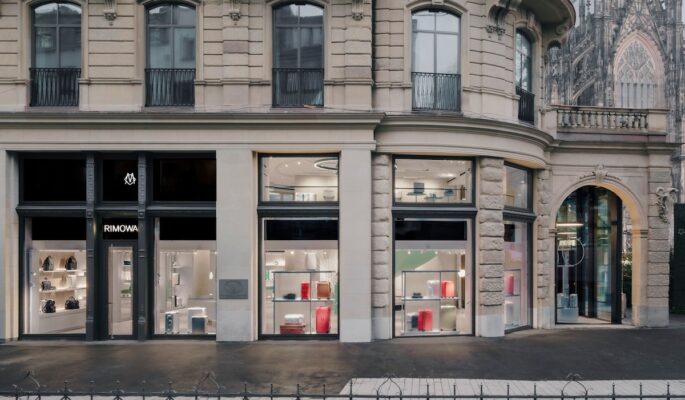 Die neue Boutique von Rimowa in Köln liegt in unmittelbarer Nähe des Doms. (Foto: Rimowa/Simon Menges)