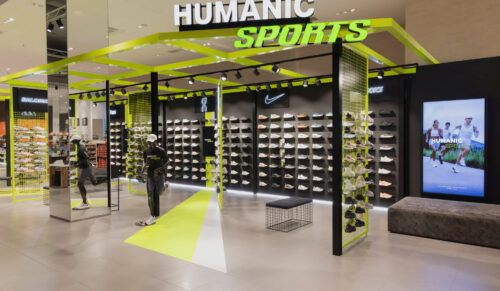 Humanic Sports Corner bei Humanic im Pluscity-Einkaufszentrum in Pasching (Foto: Humanic/Chris Holzinger)