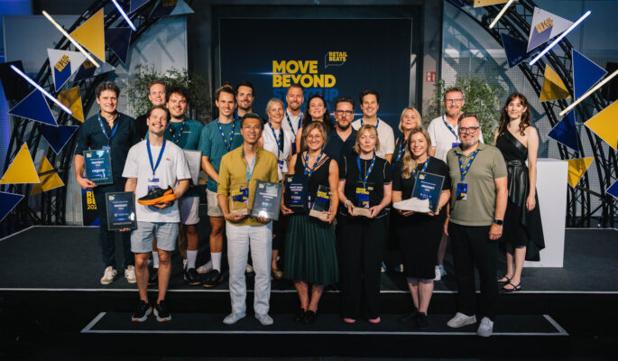 Die Initiatoren, Gewinner, Nominierten und Juroren des Move Beyond Awards im Rahmen von Retail Beats in Mainhausen. (Foto: ANWR Group)