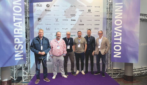 Vertreter der Schuhbranche trafen sich auf Einladung des BTE beim Unitex-Fashionfestival in Ulm. Die Teilnehmer v.l.n.r: Sönke Padberg (BTE), Roman Degenhardt (Der Schuhladen und Zehenspiel), Andreas Schaller (Lloyd), Patrick Abend (Wortmann), Ingo Hänel (Schuh Beck), Stephan Krug (SABU); außerdem beim Treffen anwesend: Rupert Lipp (Schuh Lipp und Mode Lipp) (Foto: Redaktion)