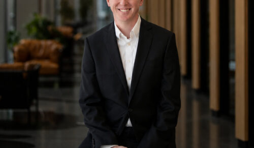 Jonathan Collins, Senior Vice President, Finance und Chief Financial Officer, Genesco Inc. (NYSE: GCO)