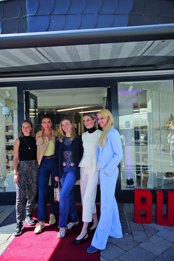Sonja Gerhardt, Nadine Warmuth, Annabella Zetsch, Kim Hnizdo, Natascha Grün (Foto: Redaktion)