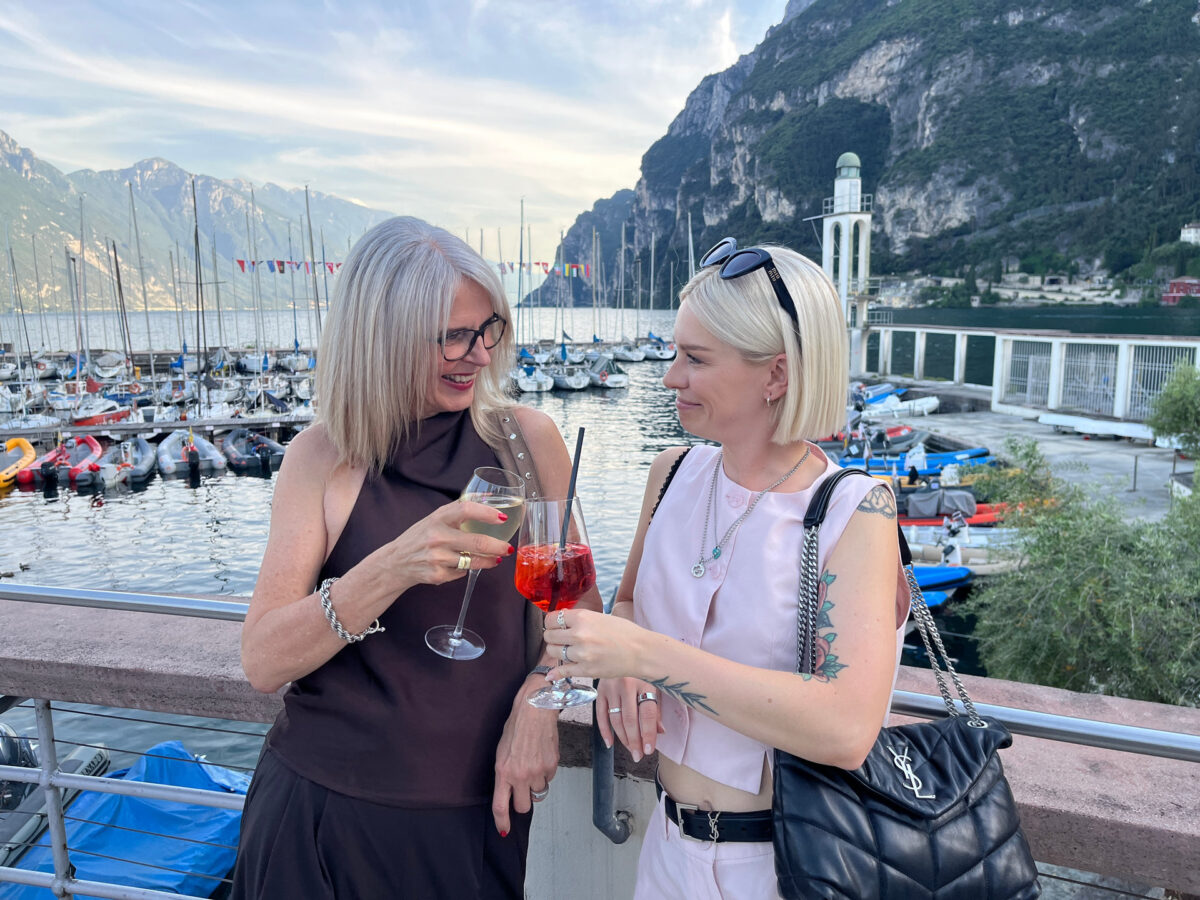 Ellen Mosberger und Carla Schnell (beide TS Brand Management) (Foto: Redaktion)