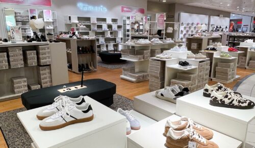 Auch eine große Schuhfläche gehört zum Angebot des Hauses. (Foto: Hagemeyer)