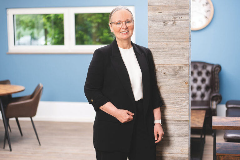 Sonja Arians ist Schuhmodelleurin bei Baak und verantwortet Produktentwicklung und strategische Ausrichtung im Bereich Nachhaltigkeit. (Foto: Baak)