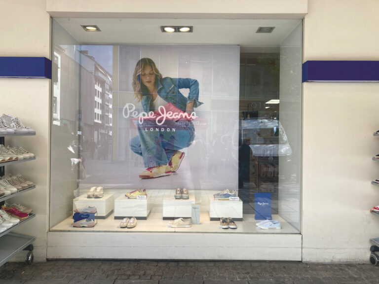 Inszenierung bei Fink Schuhe in Wiesbaden (Foto: Pepe Jeans)