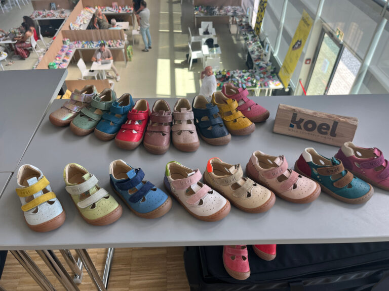 Große Auswahl an Barfußschuhen bei Koel (Foto: Redaktion)
