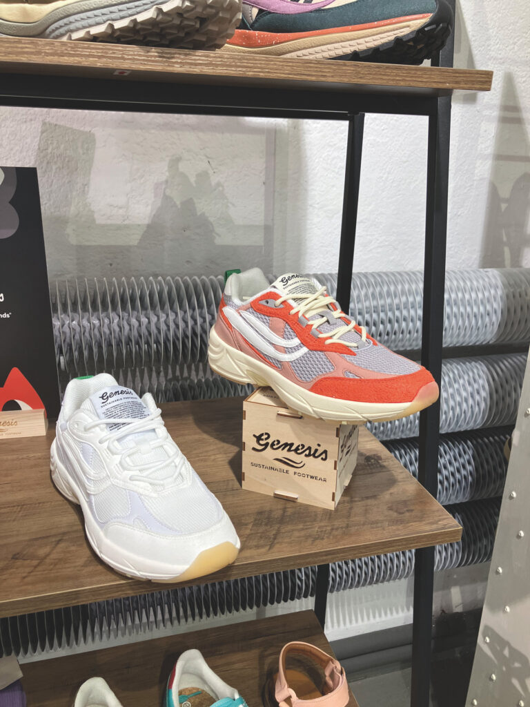 Daniela Perak führt fast ausschließlich Sneaker der Marke Genesis – die sie auch privat schätzt. (Foto: Redaktion)
