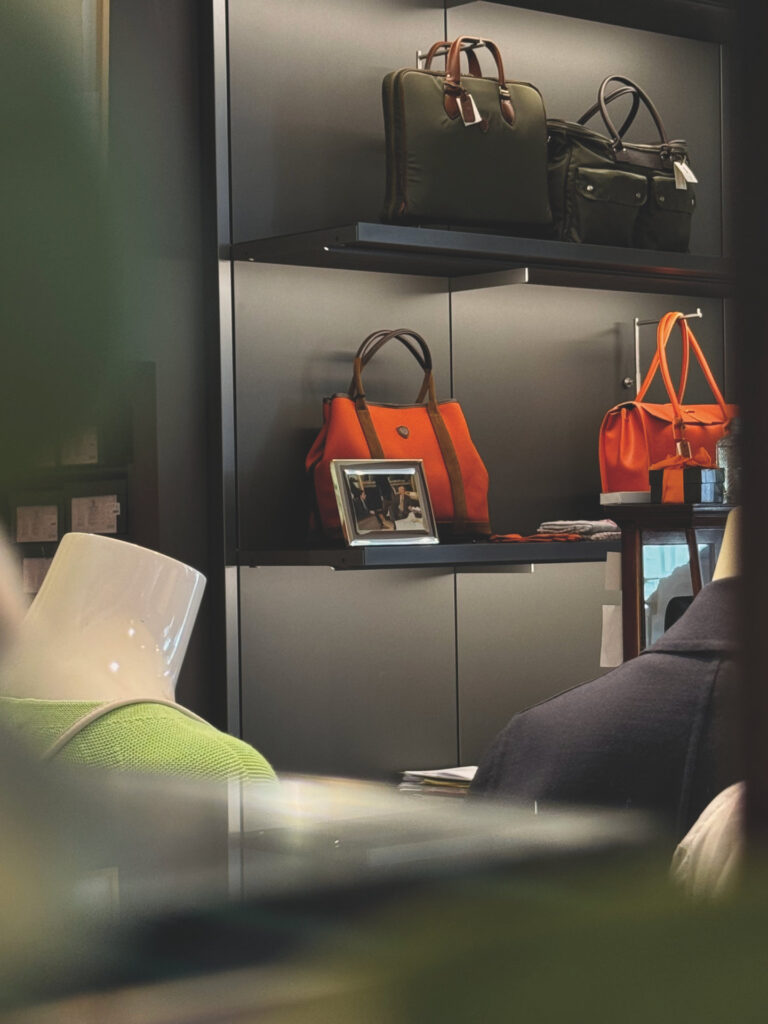 Taschen von Felisi in Farben, die nicht jeder hat (Foto: Diehl & Diehl)