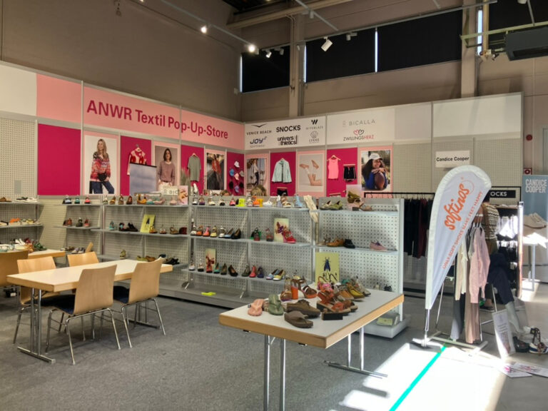 ANWR Textil Pop-up-Store als zentrales Highlight und Inspirationsfläche (Foto: Redaktion)