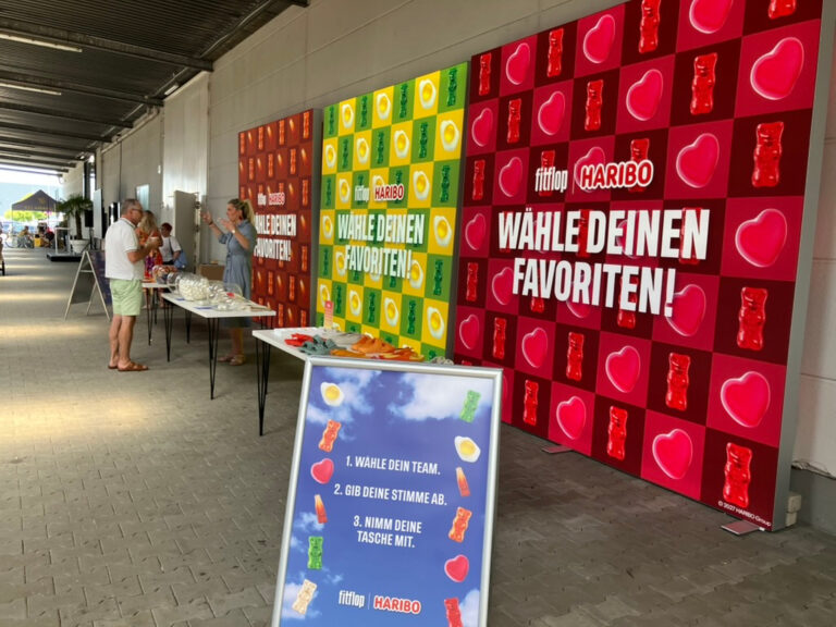 Aktion mit Fitflop auf dem Messegelände (Foto: Redaktion)