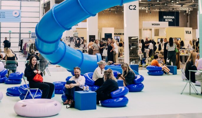 Das Motto der Ciff: The Big Splash, dargestellt unter anderem durch leuchtend blaue Wasserrutschen. (Foto: Ciff)