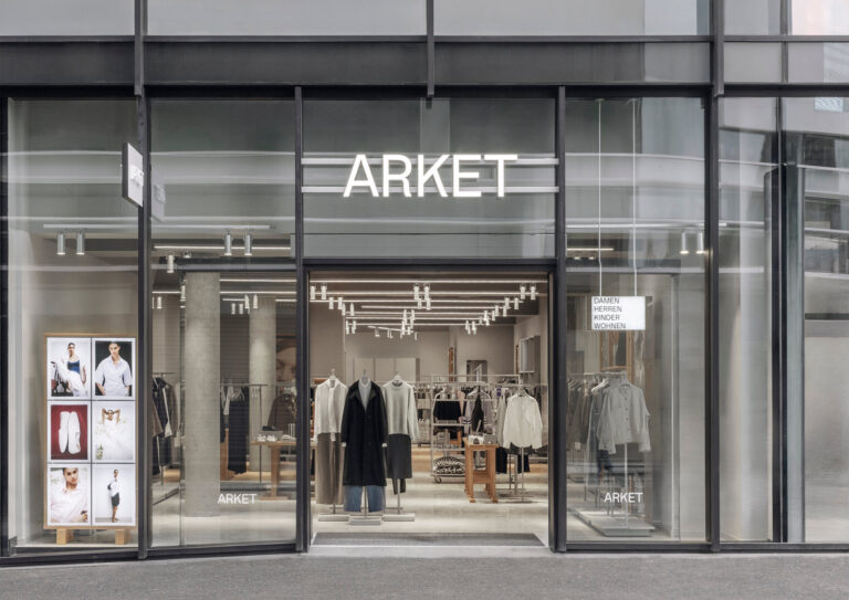 In Düsseldorf eröffnet Arket seinen siebten deutschen Standort. (Foto: Arket)