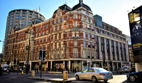 Harvey Nichols hat seinen Online-Shop nach der Übernahme durch Frasers am 13. August 2026 abgeschaltet. (Foto: Unsplash) 