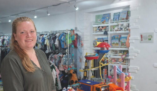 Lisa Linder führt seit Anfang des Jahres das Geschäft Glückspilz, spezialisiert auf Second-Hand-Bekleidung für Kinder. (Foto: Glückspilz)