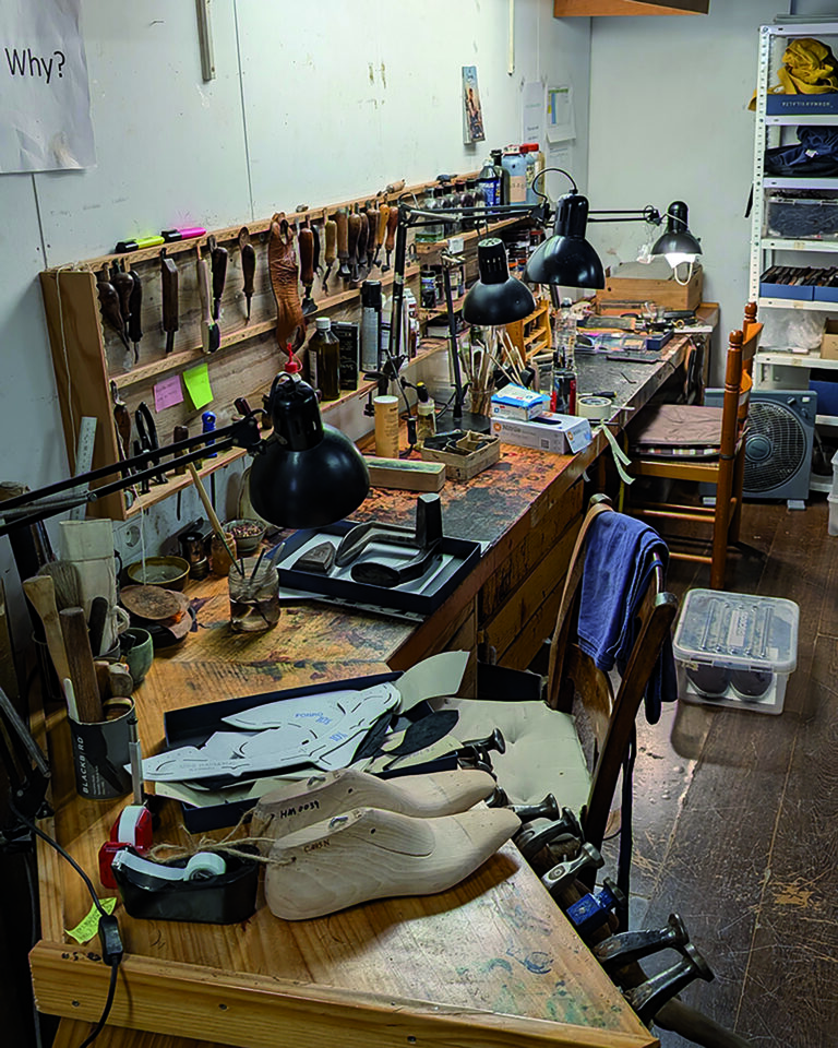 Blick in die Werkstatt des Schuhmachers (Foto: Norman Vilalta)