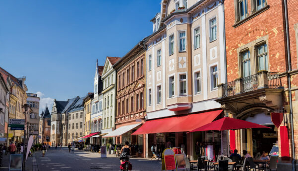Im thüringischen Ort Rudolstadt befinden sich drei der über 20 Standorte der Bequem-Schuh GmbH. (Foto: Adobe Stock)