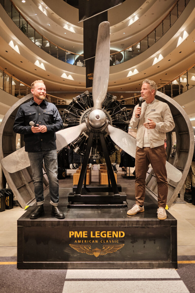 Andreas Firneburg, DACH-Geschäftsführer von Just Brands, und Thomas Ganter (Foto: PME Legend)