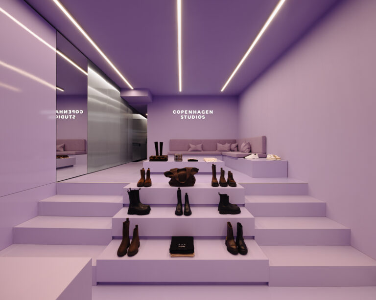 Der Store ist ganz in Lila gehalten. (Foto: Copenhagen Studios)