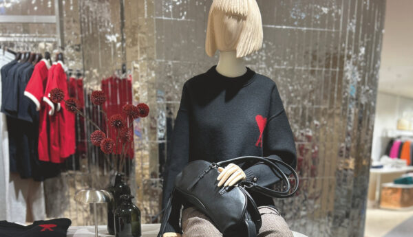 Im Modehandel sind Schuhe besser in die Saison gestartet. Herbstoutfits im Modehaus Garhammer, Waldkirchen (Foto: Redaktion)