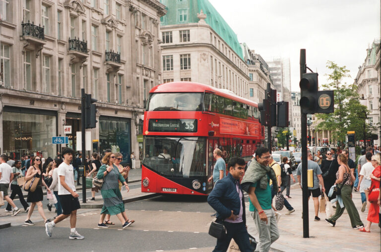 Auch die britischen Konsumenten werden beleuchtet. (Foto: Intraped/Unsplash)
