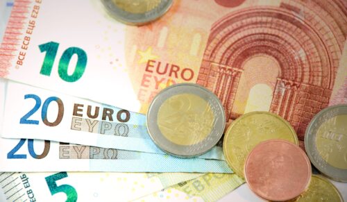 Während Haushalte in Deutschland 2025 reichlich Vorsorge trafen, schlägt im Vergleich nur die Schweiz einen höheren Sparkurs ein. (Foto: Pixabay/Pexels)